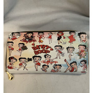Betty Boop Zip Around Wallet Wristlet 8 Card Slots NWOT